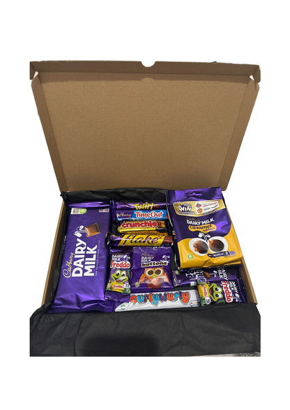 Cadbury Chocolate Selection Christmas Gift Box | 11 Treats Including Dairy Milk, Freddo & Crunchie